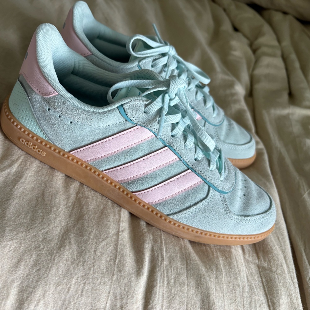 adidas Breaknet Sleek Sneaker